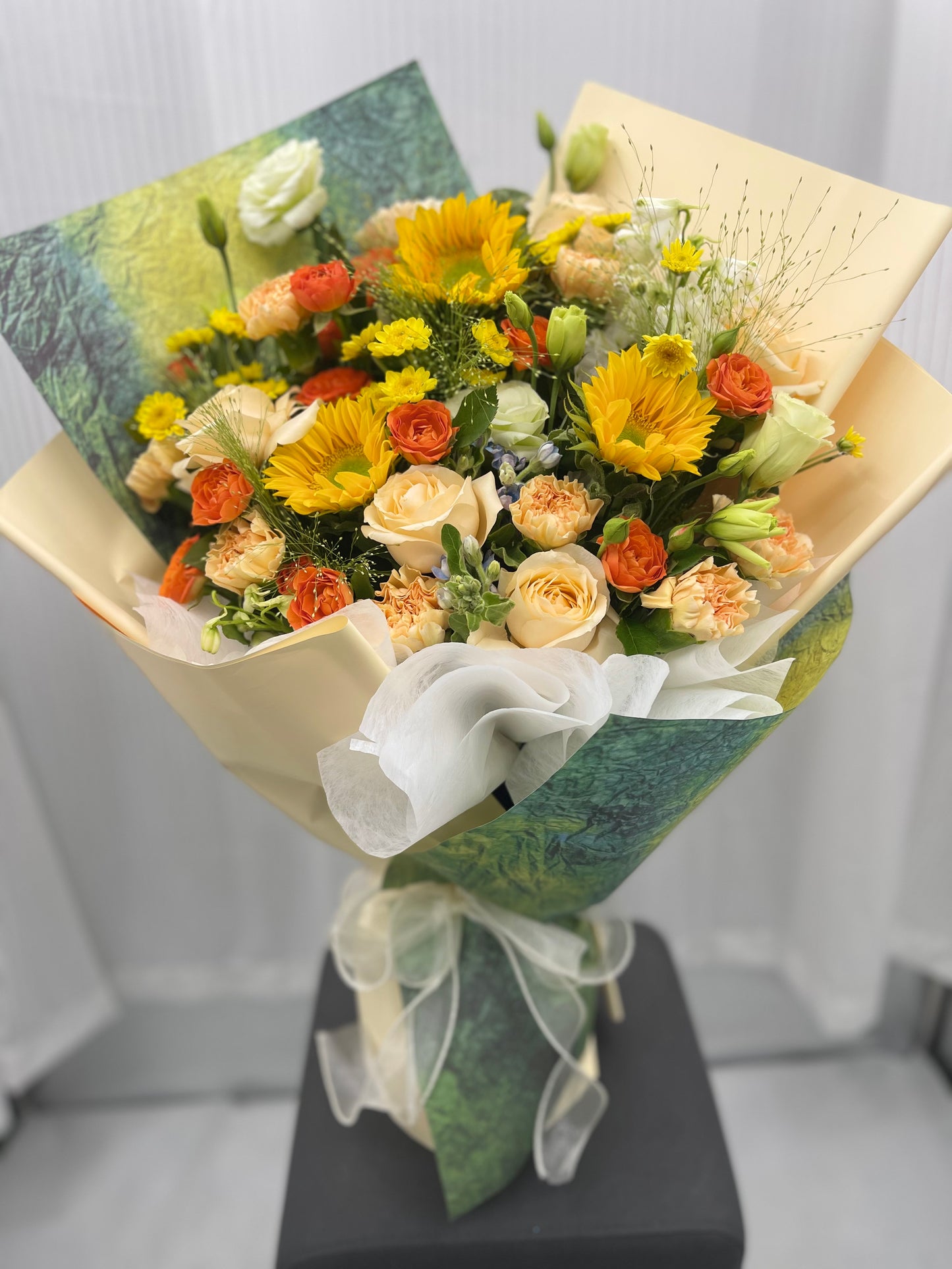 Breeze Is Blowing | Sunflower Roses Bouquet