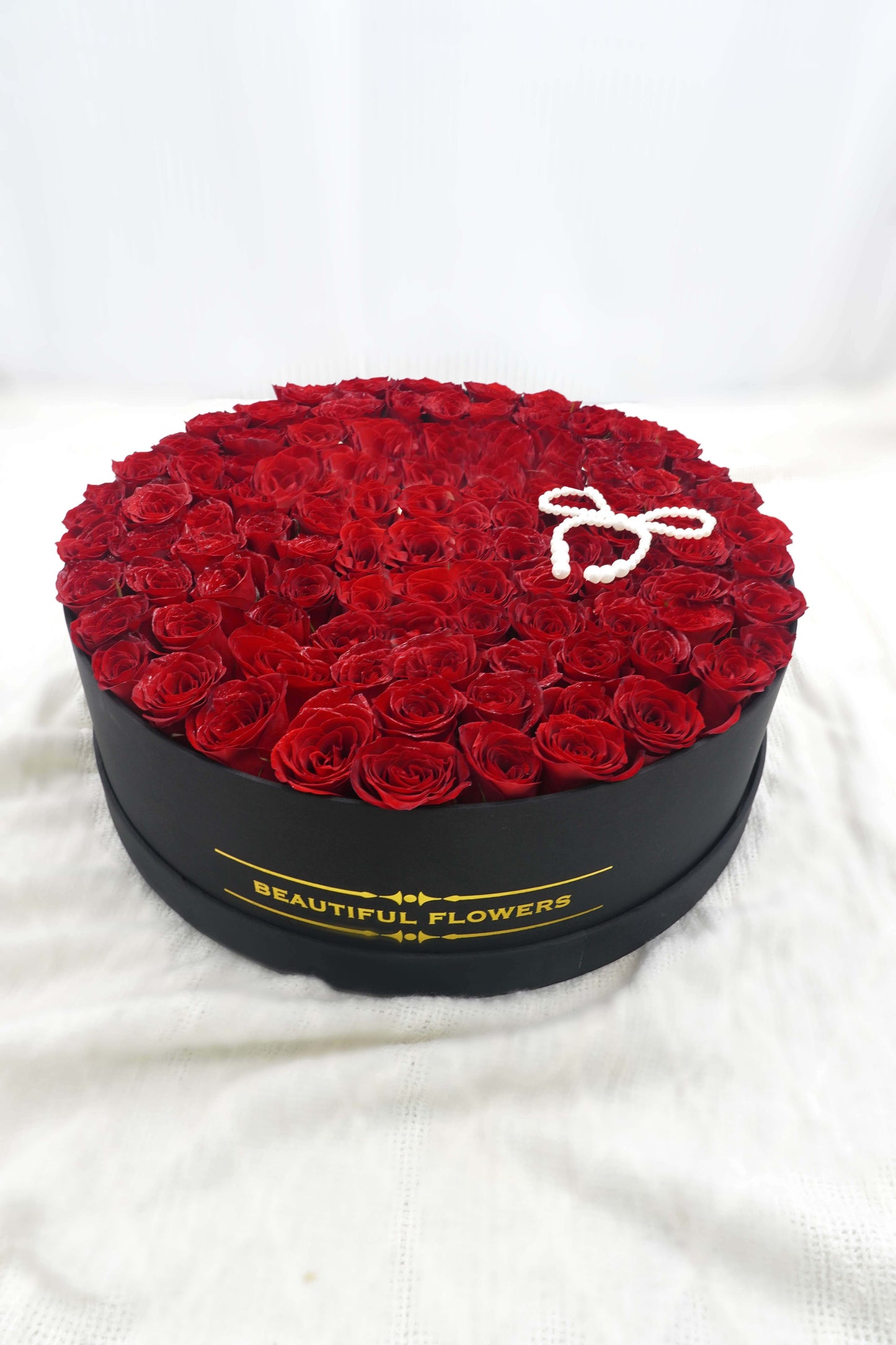 Round Gift Box 131 Premium Red Roses