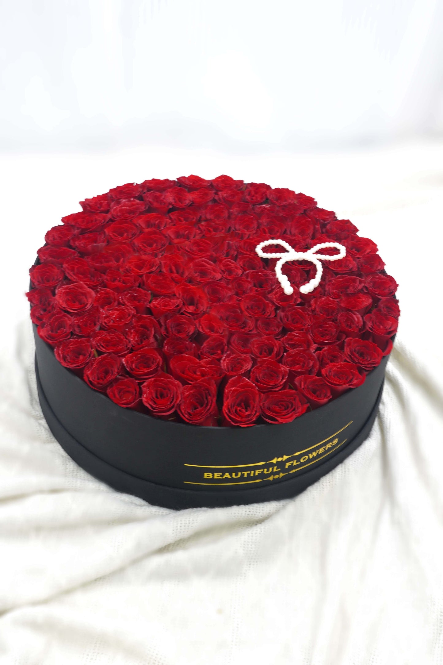 Round Gift Box 131 Premium Red Roses