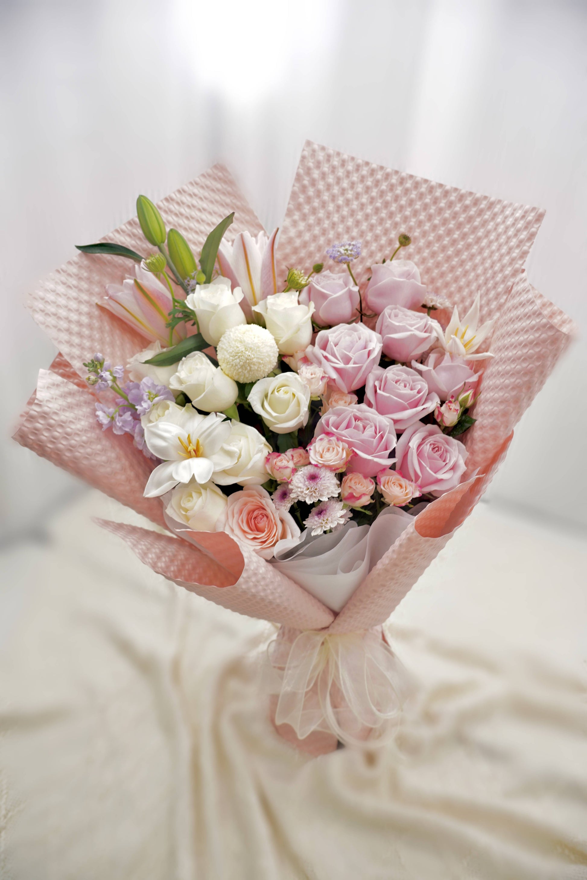 Gentle Trap | Mix Roses And Lilies