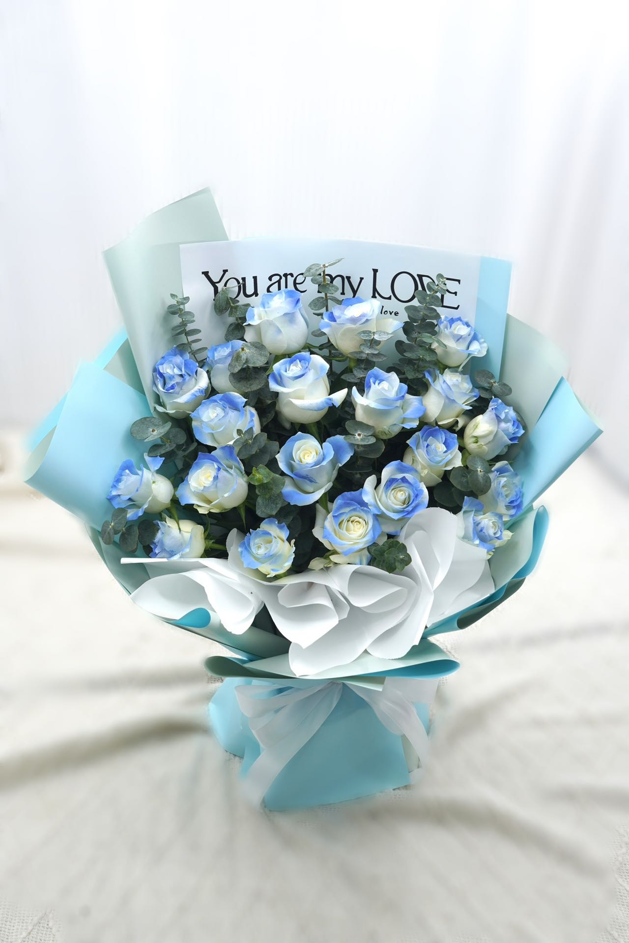 Blue Crystal | Lite Blue Roses