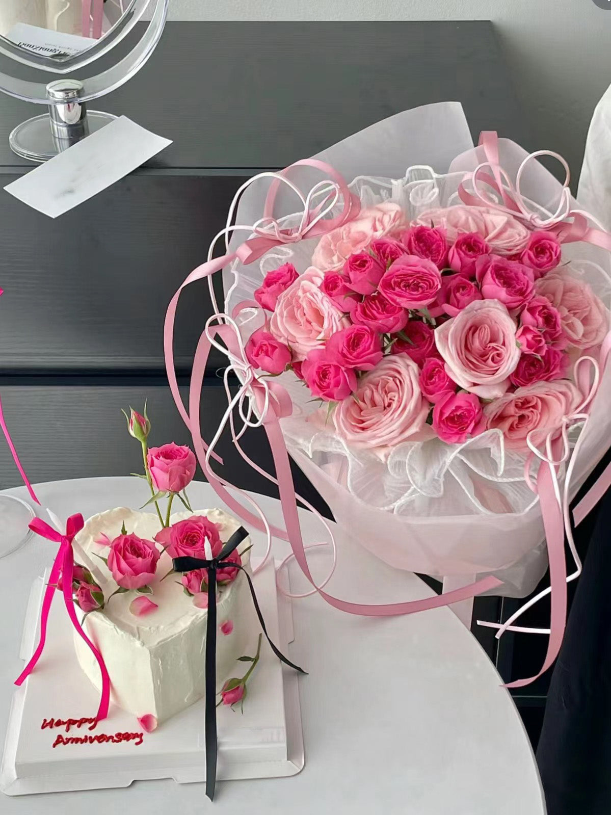 White Powder Gradient | Flowers And Cake