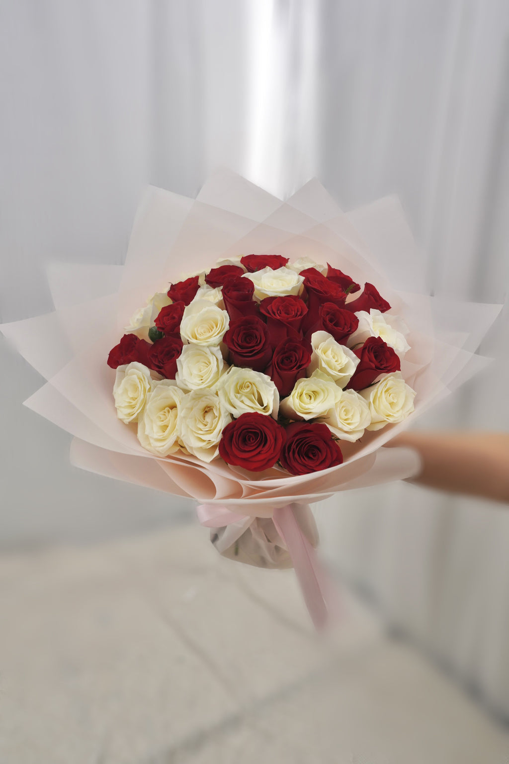 31 Premium White And Red Mixed  Roses