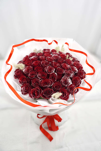 Christmas Exclusive Snow-Covered Rose Bouquet