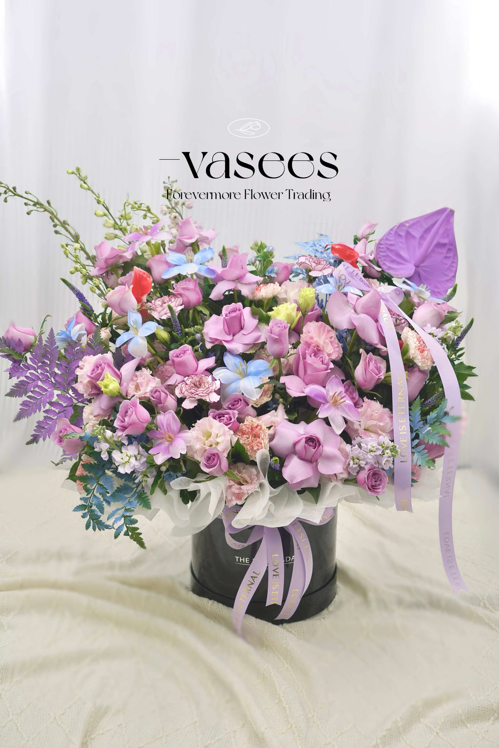 Secret Garden | Mixed Bouquet Hugging Poke
