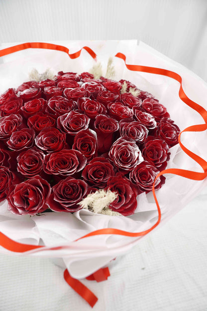 Christmas Exclusive Snow-Covered Rose Bouquet