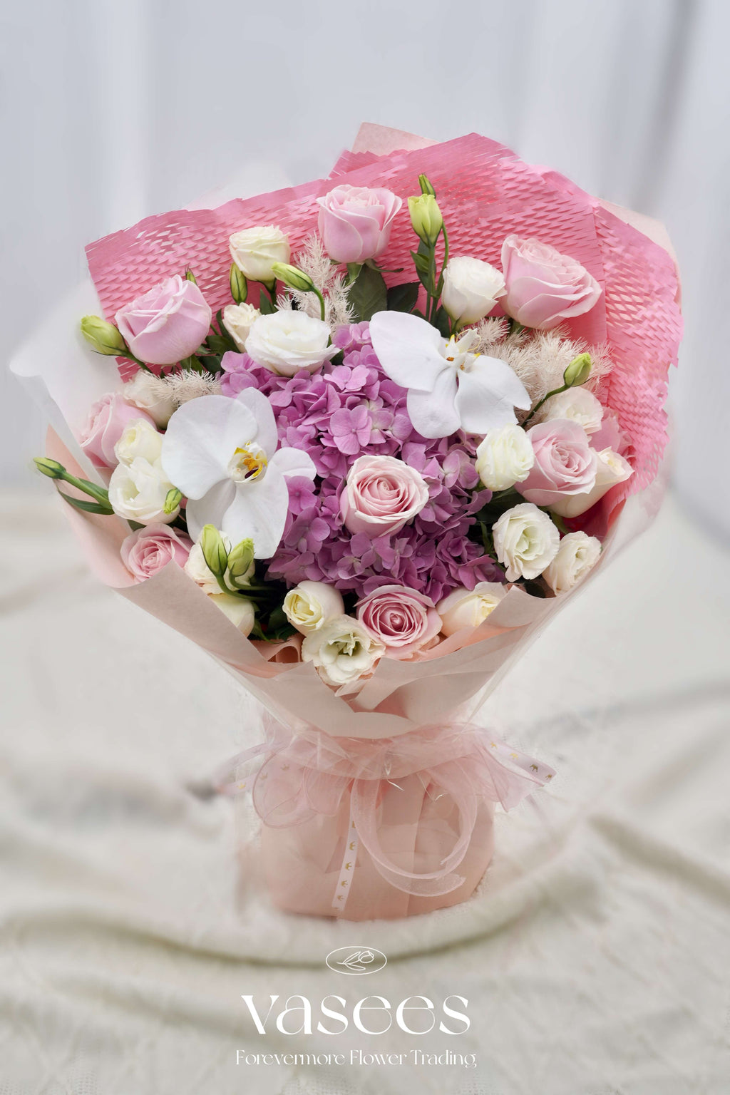 Apex Of The Heart | Rose And Hydrangea Mixed Bouquet