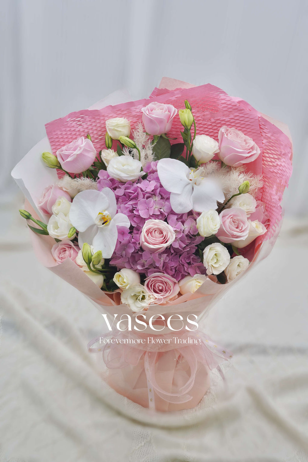 Apex Of The Heart | Rose And Hydrangea Mixed Bouquet