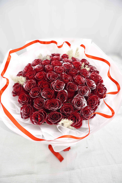 Christmas Exclusive Snow-Covered Rose Bouquet