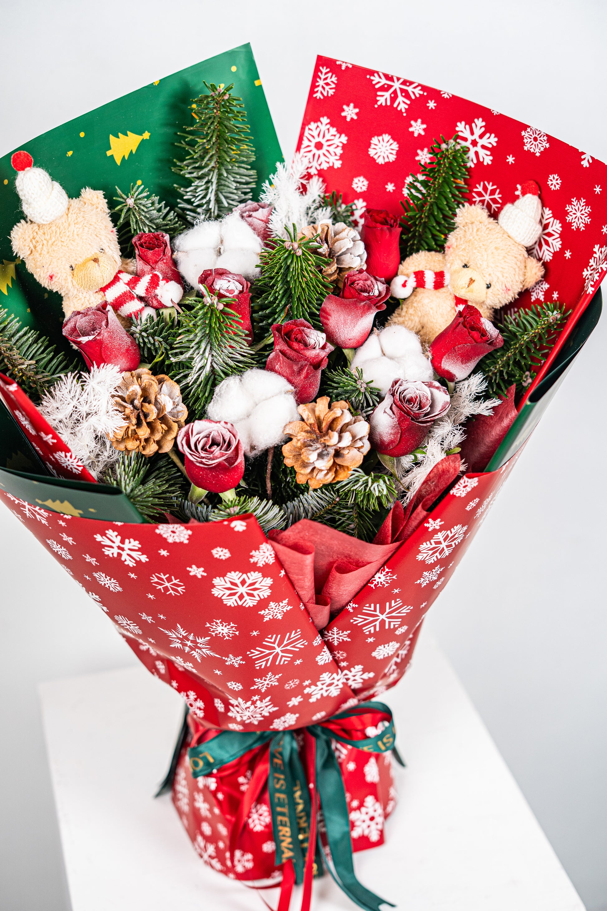 The Classic Christmas Bouquet