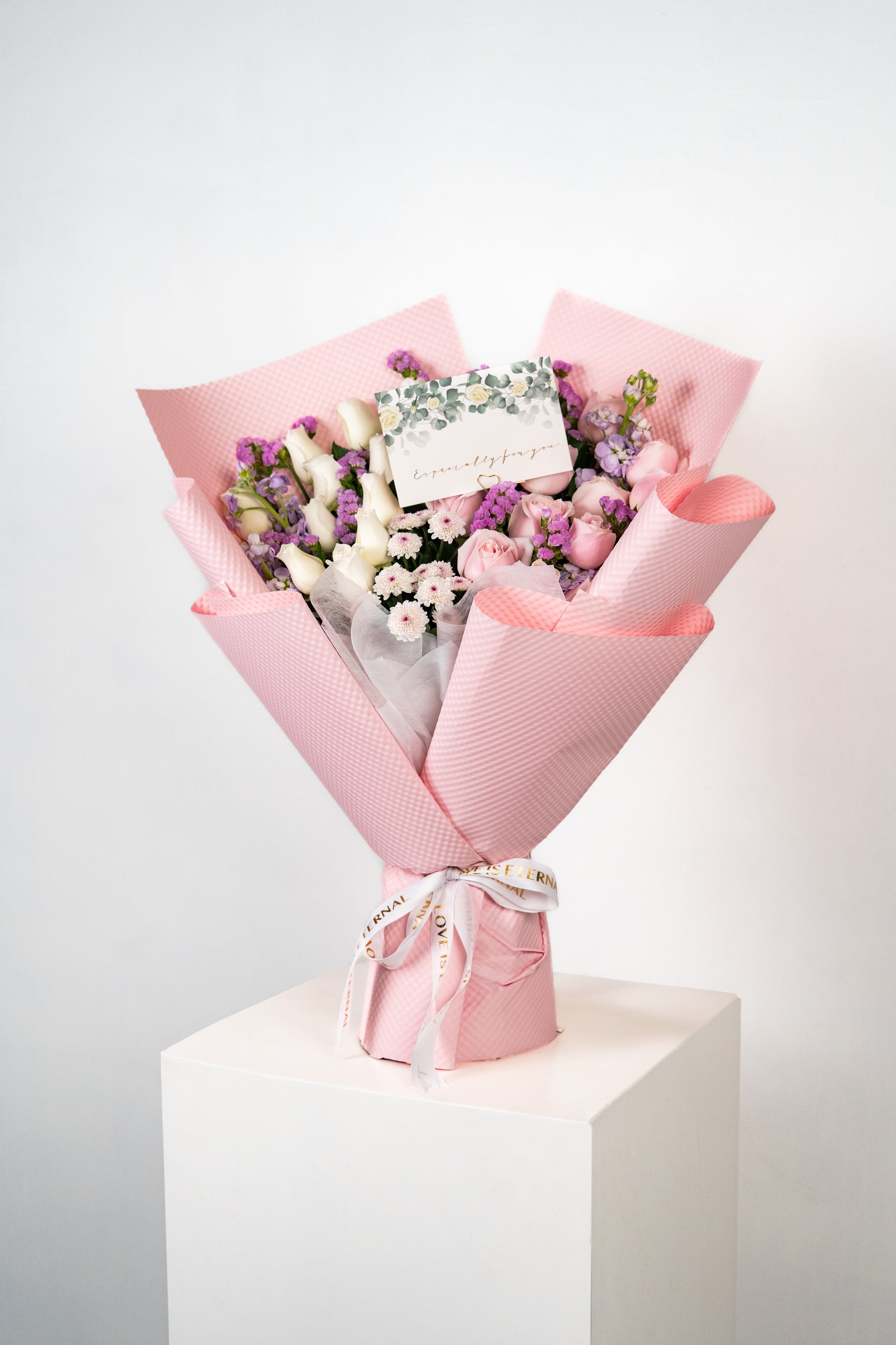 Gentle Trap | Mix Roses And Lilies