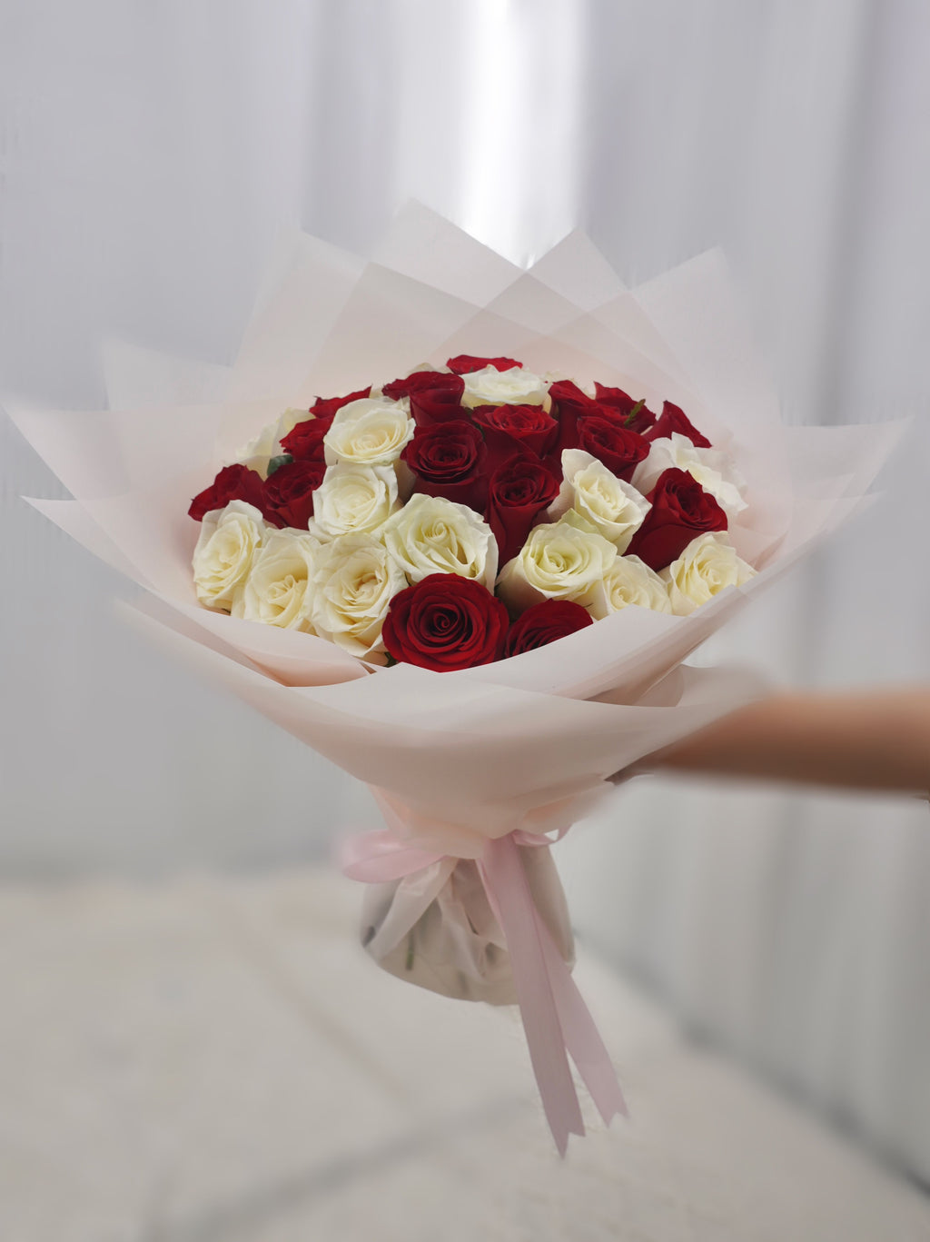 31 Premium White And Red Mixed  Roses