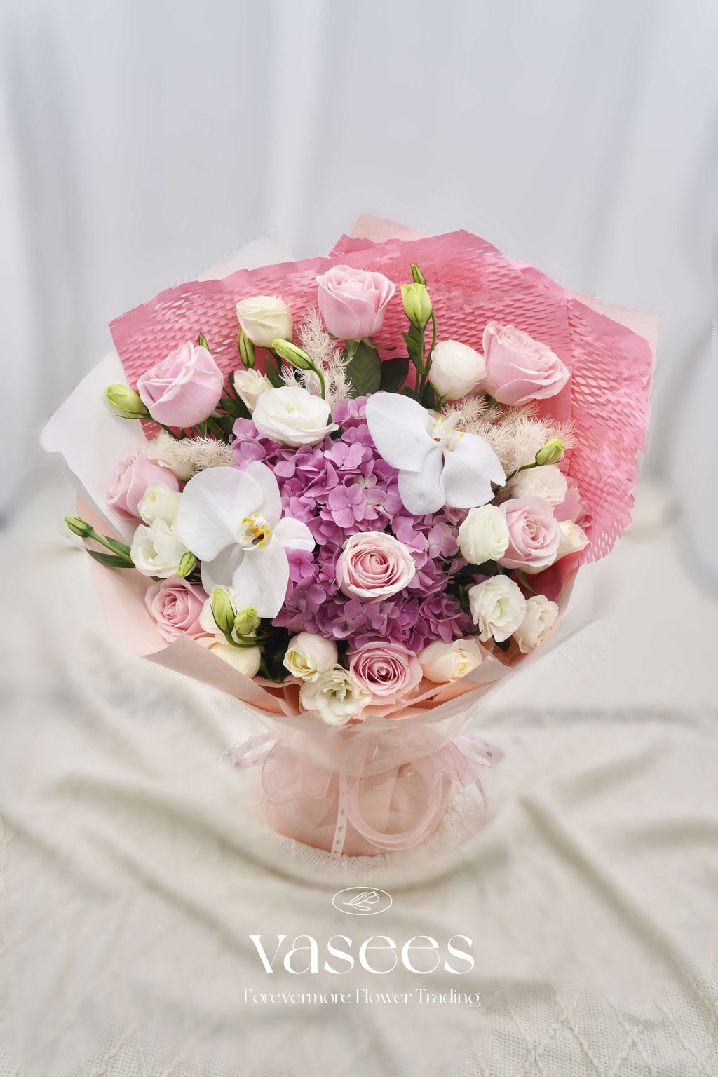 Apex Of The Heart | Rose And Hydrangea Mixed Bouquet