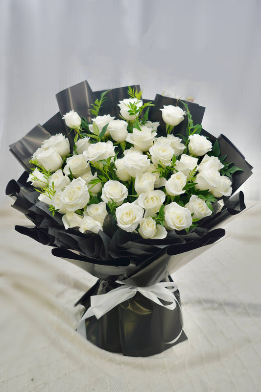 Fresh Forest | 31 White Lychee Roses