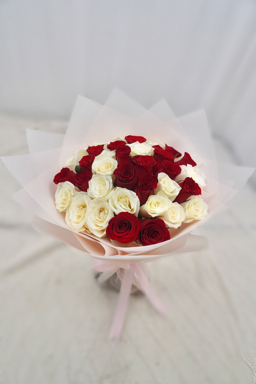 31 Premium White And Red Mixed  Roses
