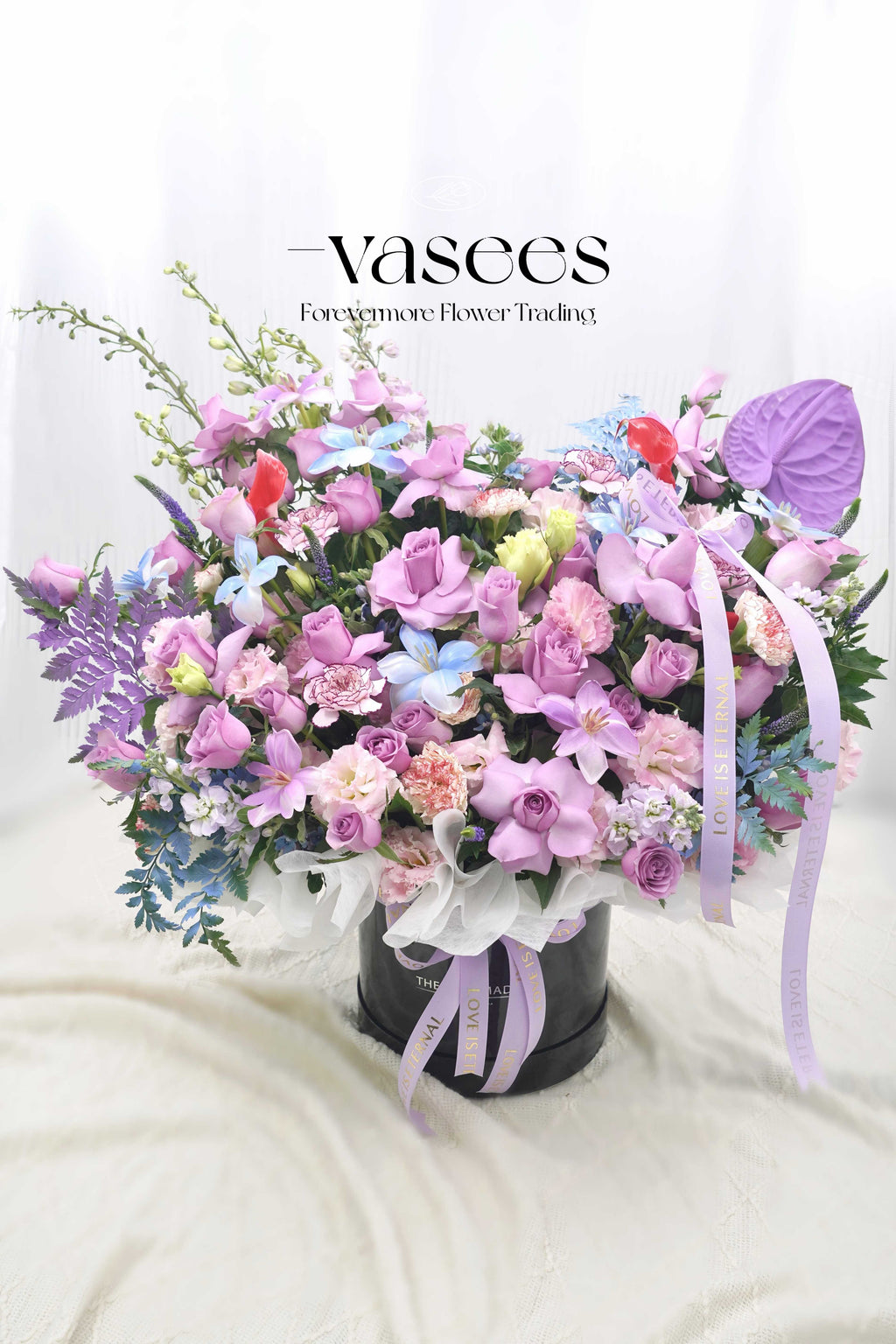 Secret Garden | Mixed Bouquet Hugging Poke