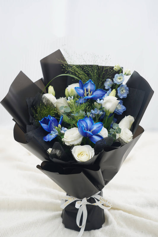 Midnight Blue | Blue-Black Bouquet